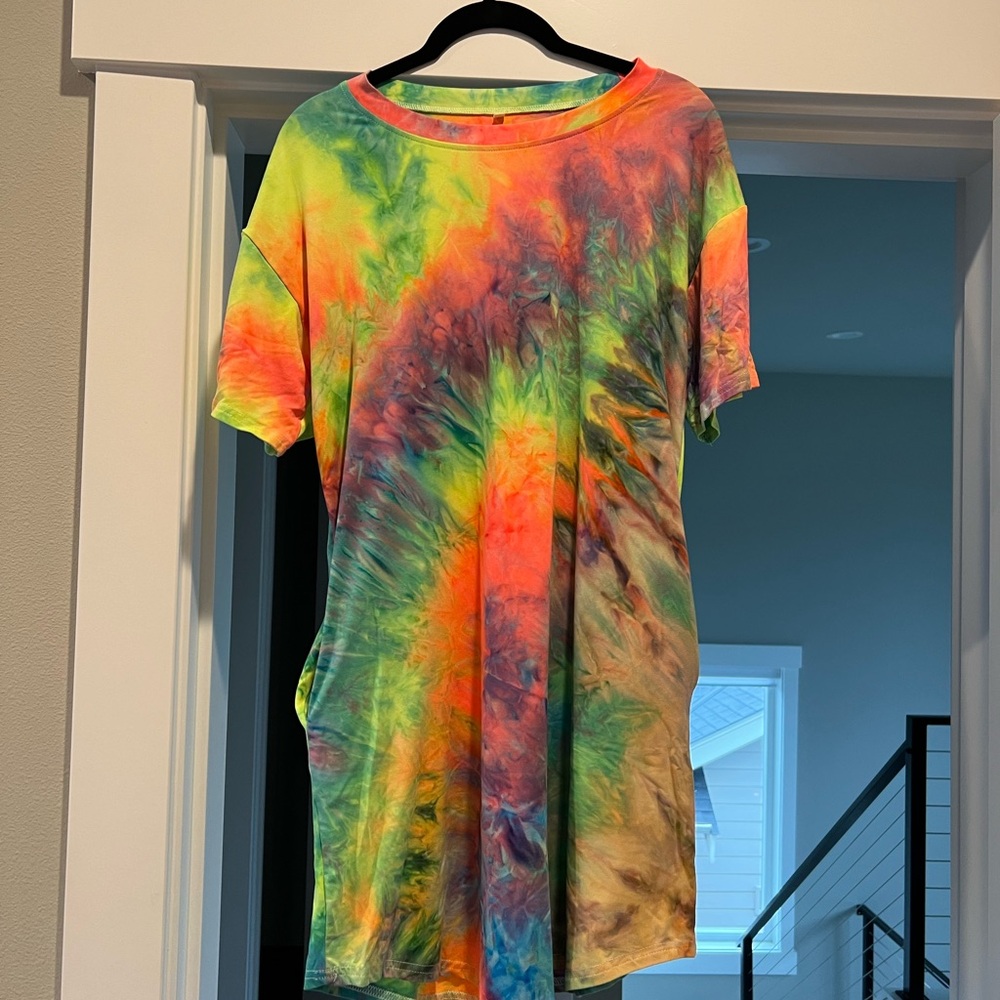 Rainbow tie-dye dress with pockets
